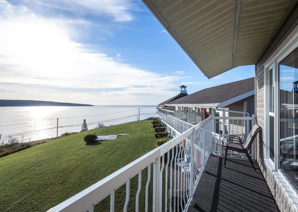 - Guide to Exploring Québec’s Maritime Regions: An Epic Road Trip Hotel Motel le Mirage in Percé, Quebéc, Canada.