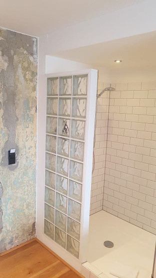 Shower at Hotel Wiesler in Graz, Austria.