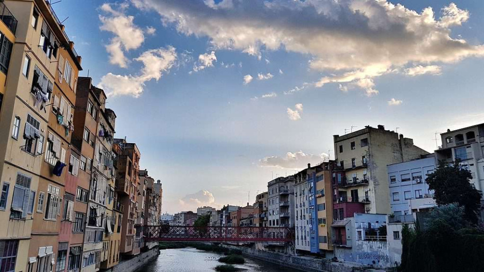 Riu Onyar in Girona, Spain
